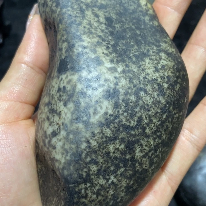 崖***哥未镶嵌和田玉（糖玉）挂件