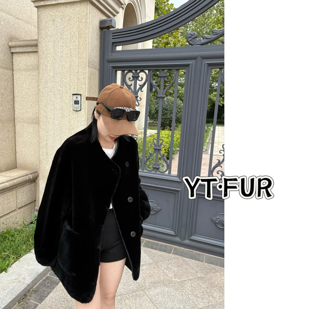 【亿彤推荐】 YITOng 2025/2505双面穿极简风美丽奴皮毛一体外套女