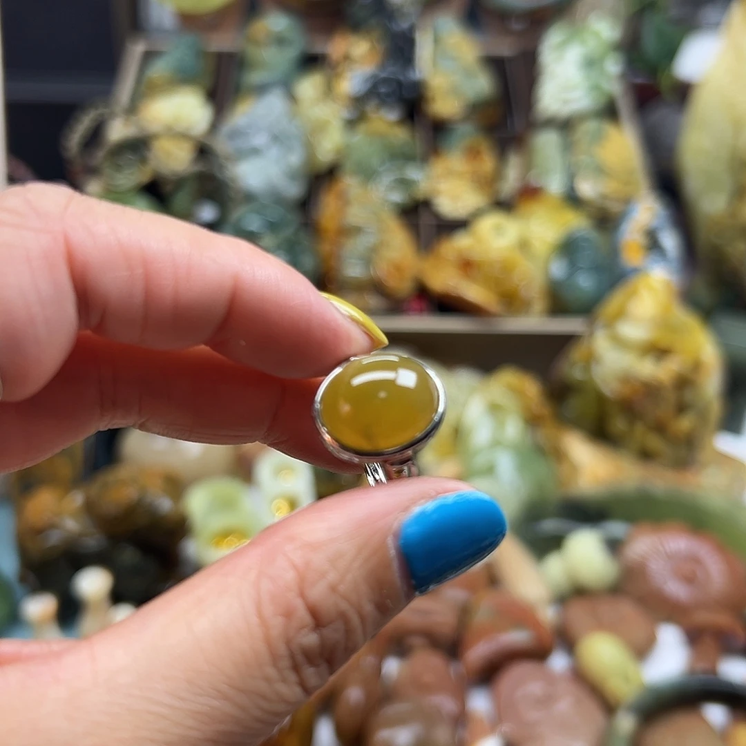 岫玉未镶嵌颈饰许*太花玉戒指