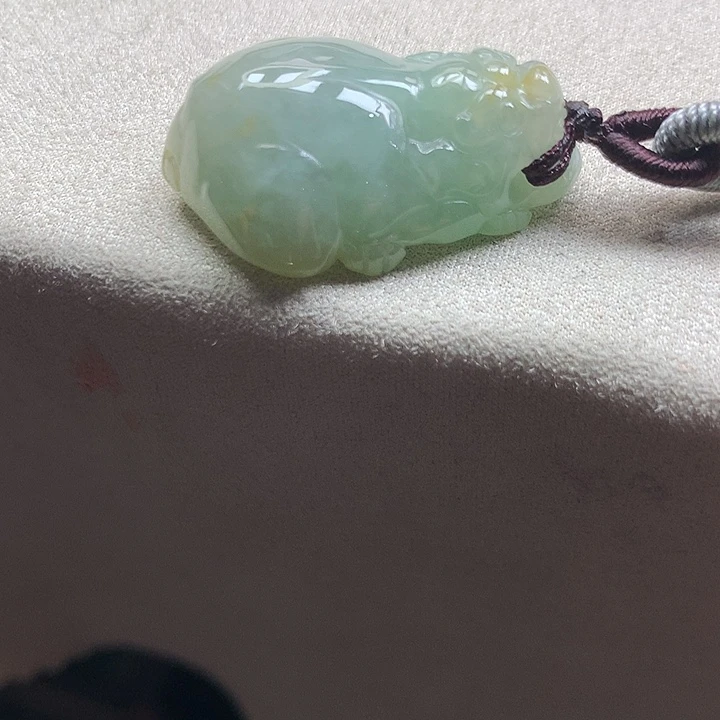 翡翠颈饰未镶嵌吊坠