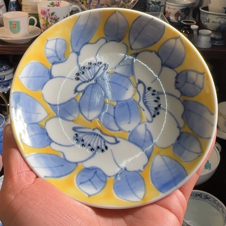 妍****?满18米包邮，默认微瑕谨慎参拍，不退不换