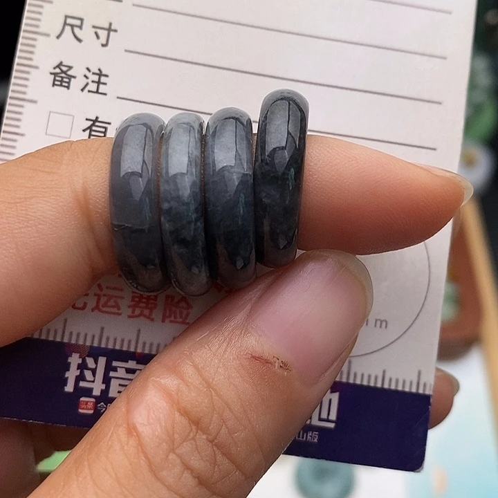 颈饰未镶嵌翡翠直径17有纹裂