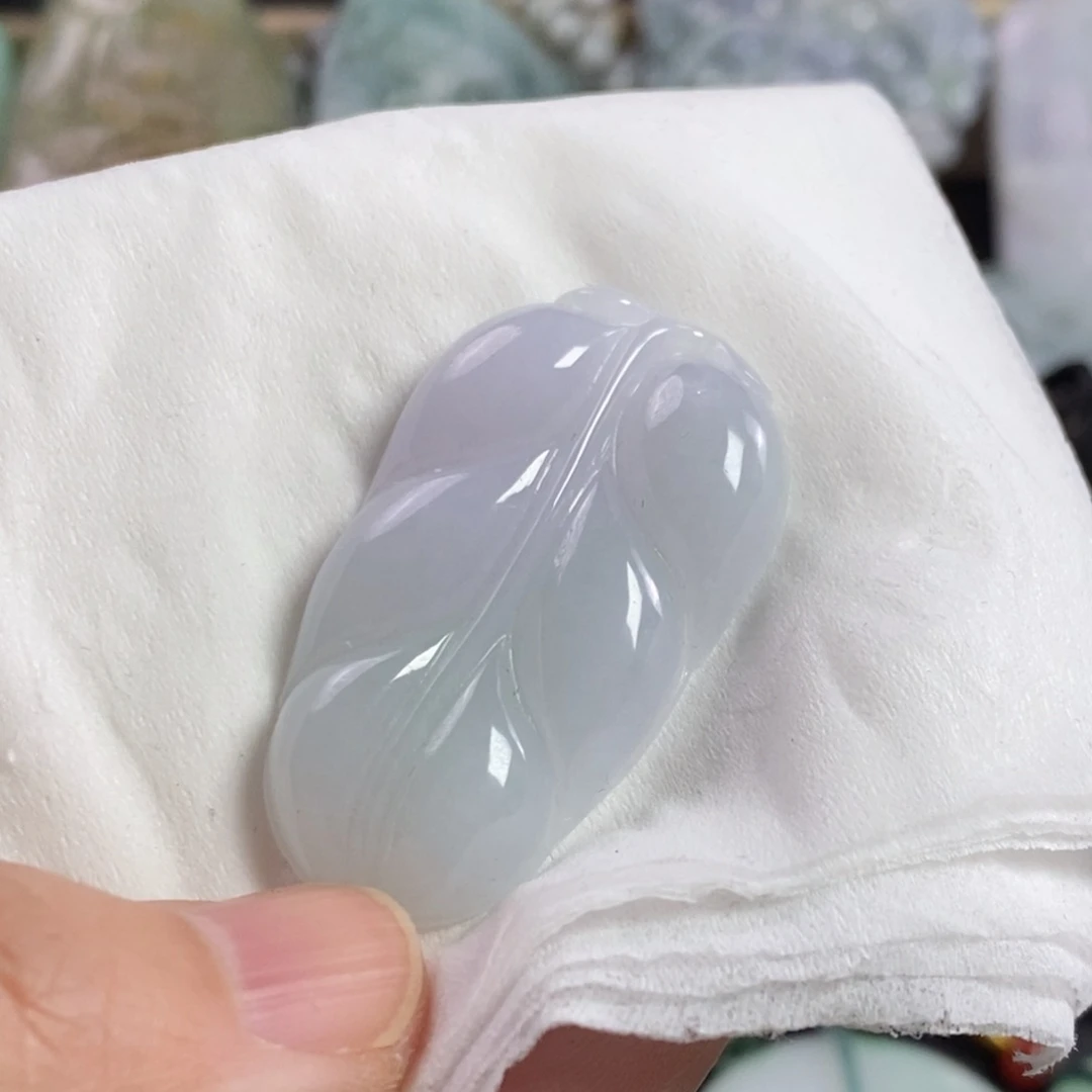 翡翠颈饰未镶嵌叶子