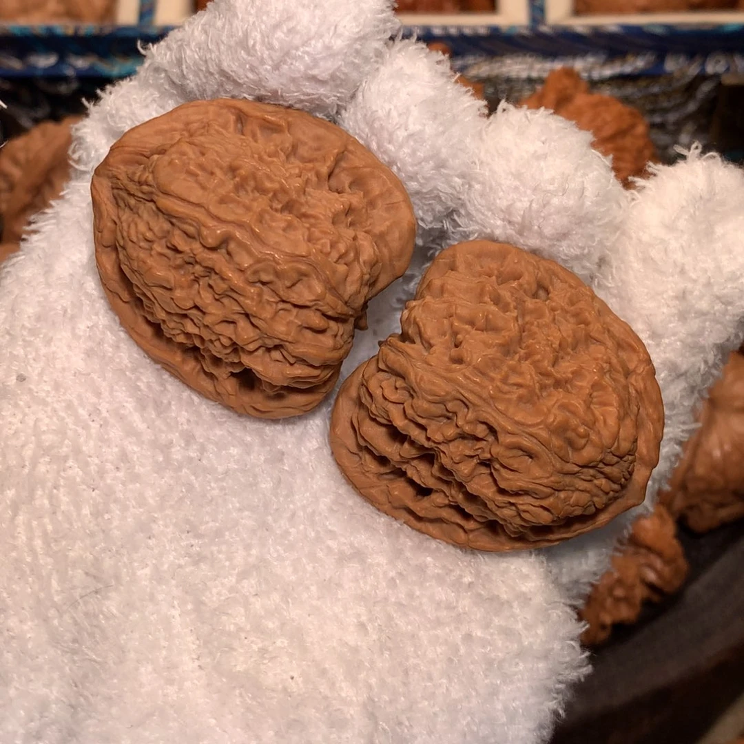 文玩核桃把件37全品 南疆石