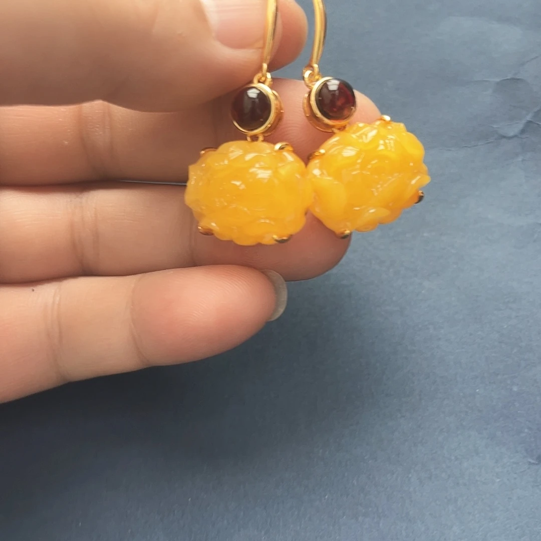 裸石琥珀未镶嵌耳坠