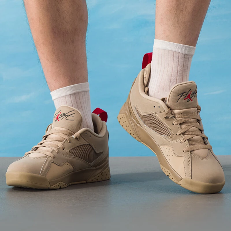 NIKE/耐克男鞋 AIR JORDAN 7 RM时尚百塔舒适运动篮球鞋