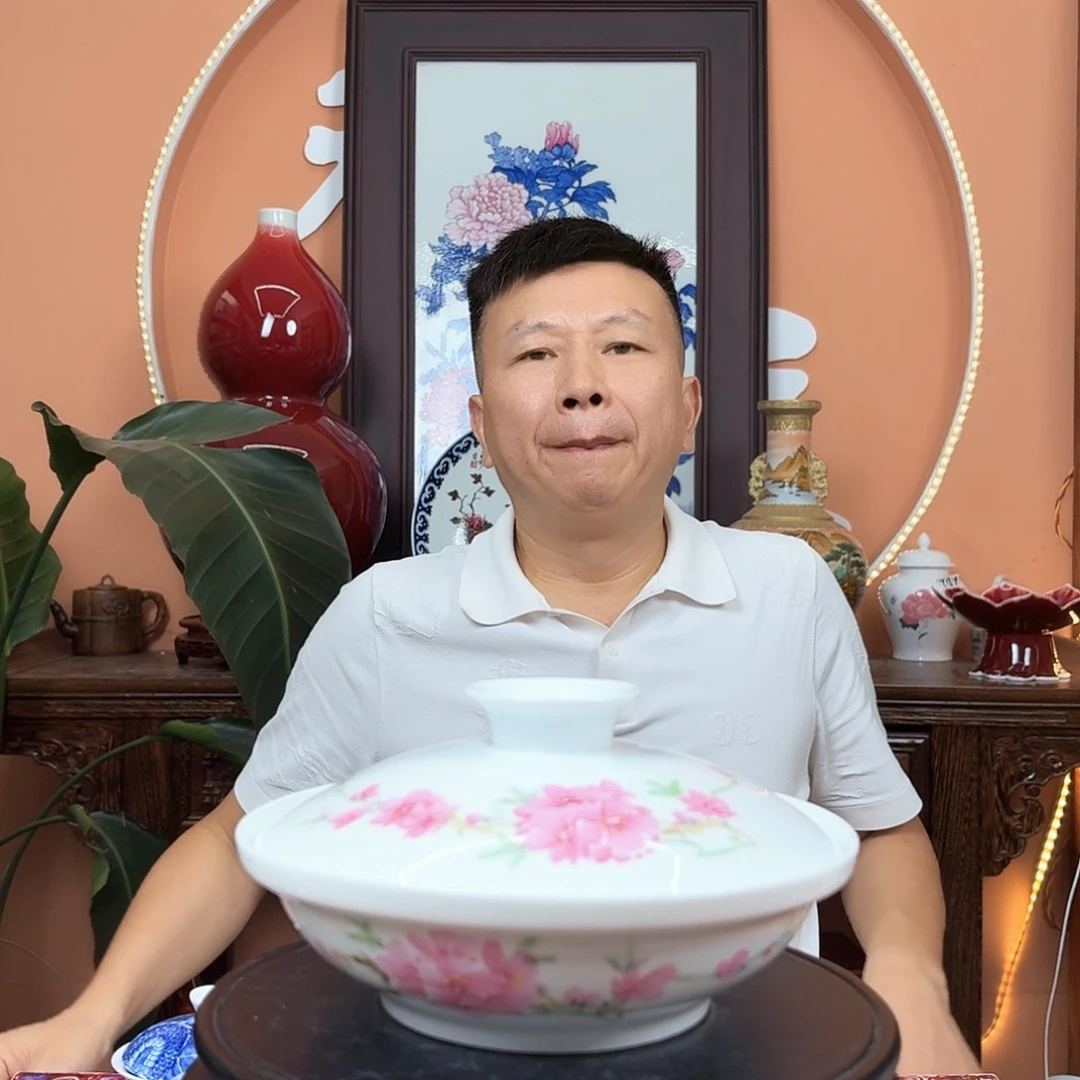 景德镇陶瓷手工盘子