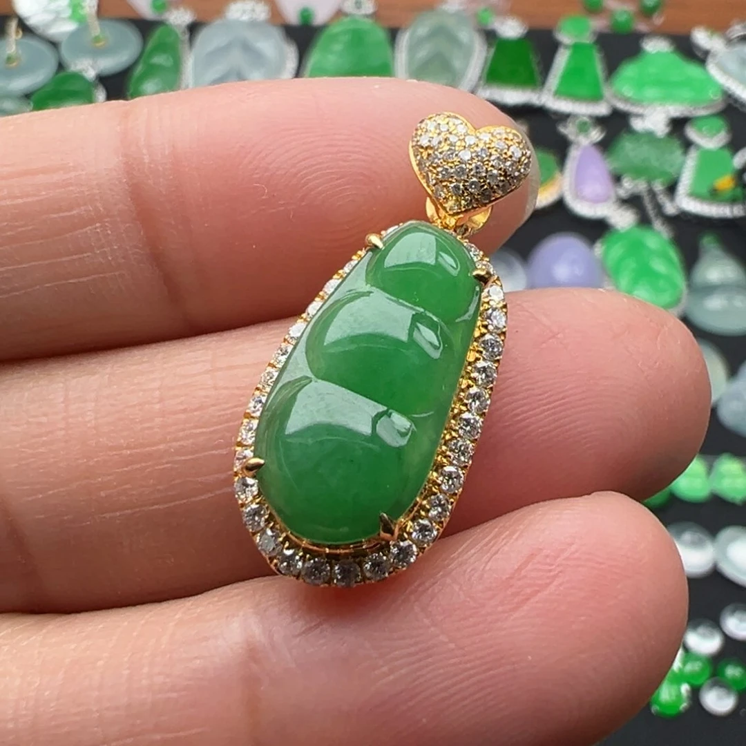 翡翠颈饰18K金镶嵌豆25.3