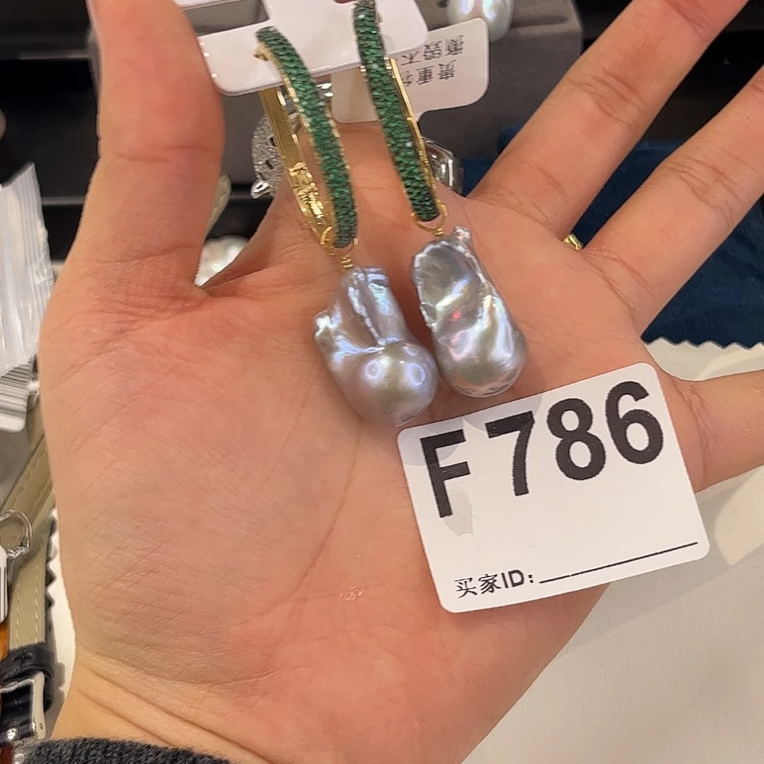 淡水珍珠合金耳饰