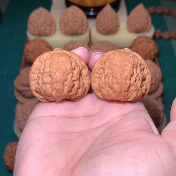 核桃文玩核桃把件凤凰山