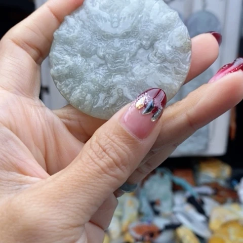 翡翠颈饰未镶嵌翡翠