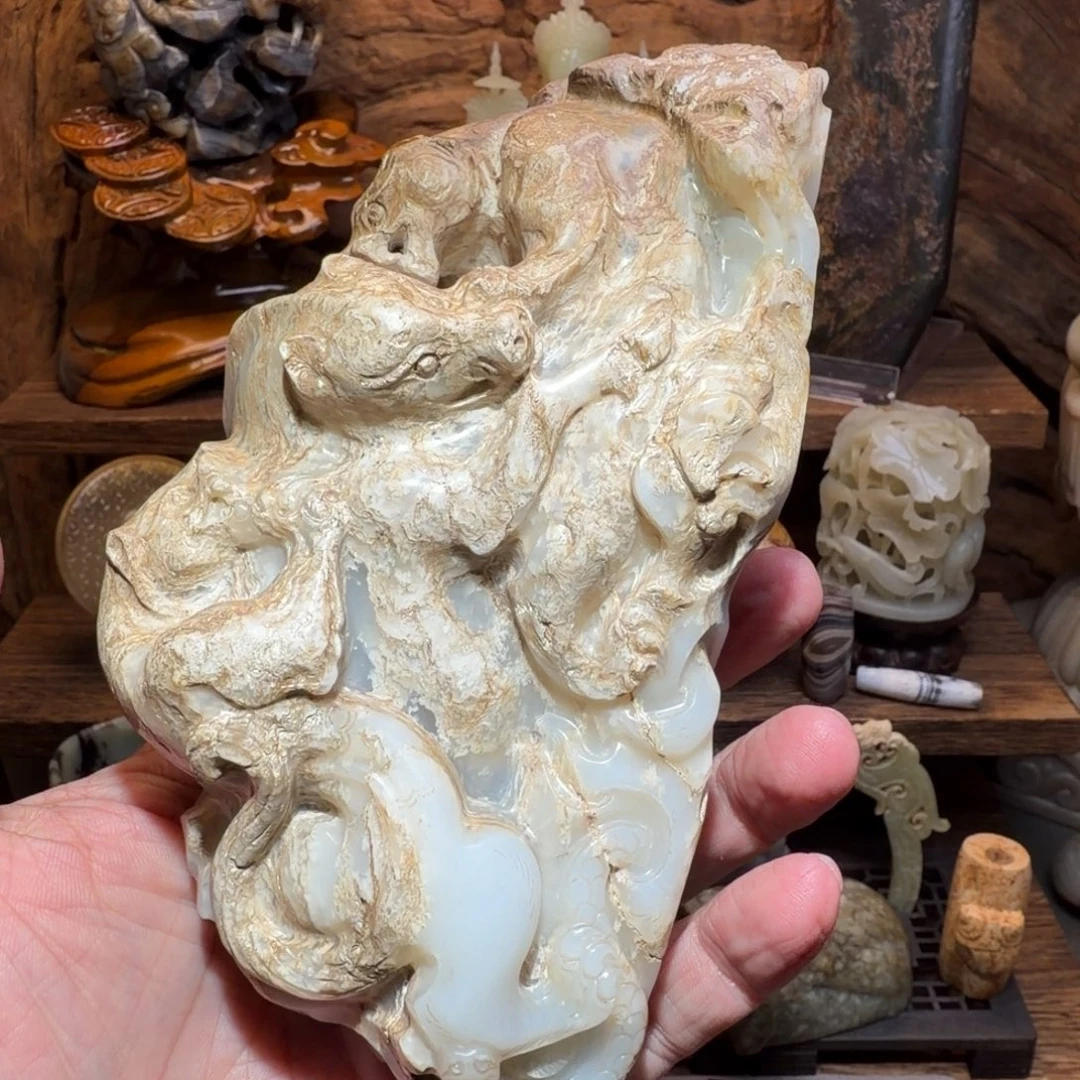 猫***界和田玉未镶嵌挂件