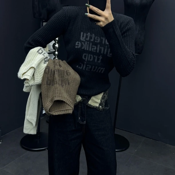 短款新款喷绘印花长袖时尚秋季百搭韩版黑色毛衣针织衫洋气上衣