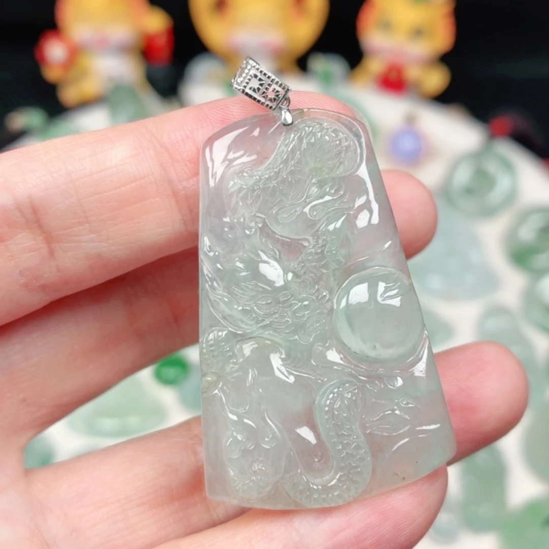 颈饰18K金镶嵌翡翠缅甸天然A货翡翠