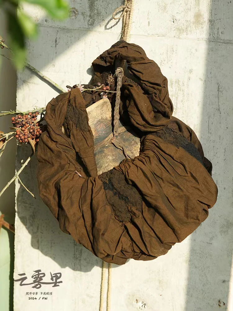 云雾里 原创设计3174复古文艺松弛感随性自由大方混纺饺子包