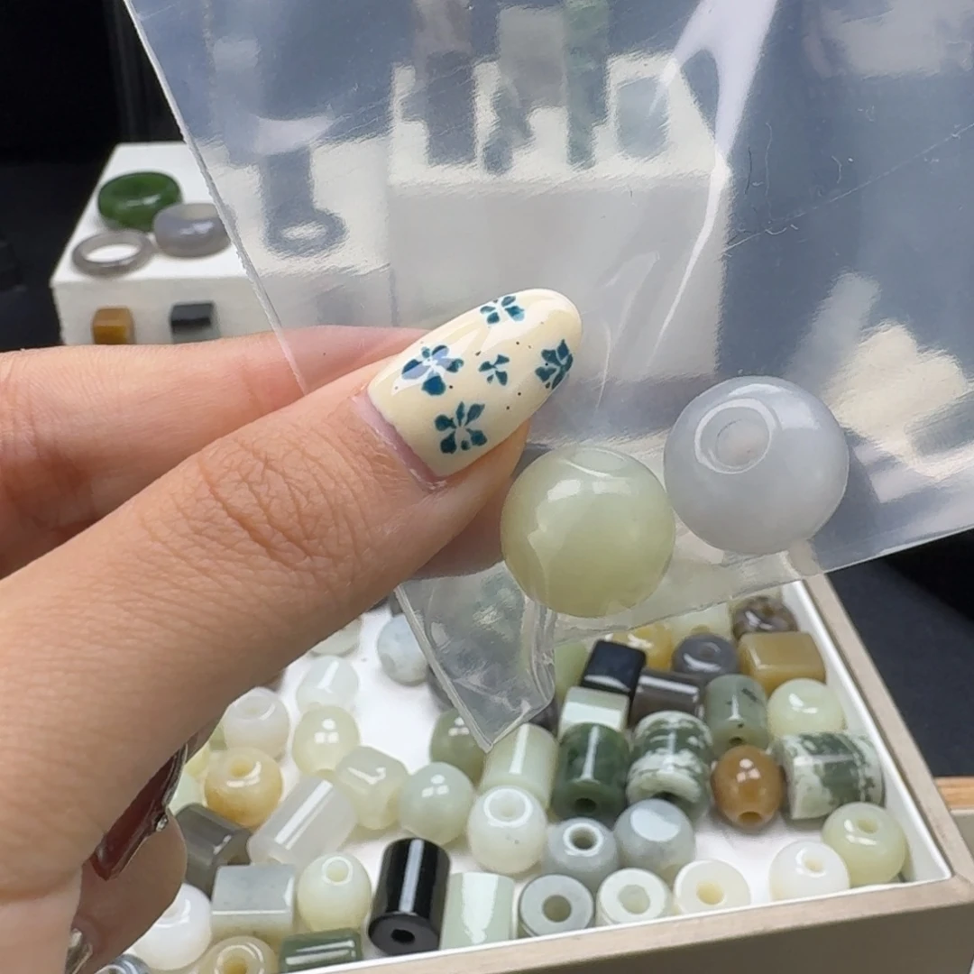 *****和田玉（糖玉）未镶嵌颈饰