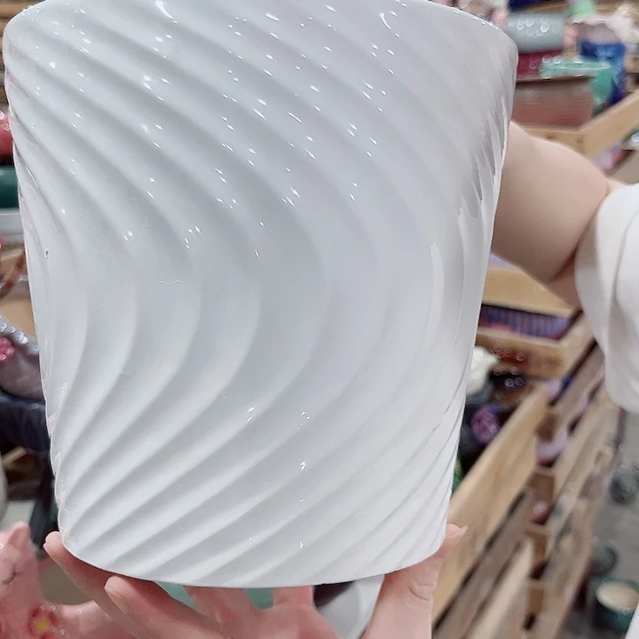 有孔.凑单10元陶瓷花盆发货！