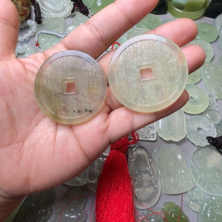 岫玉吊坠(赠链)未镶嵌葬**心