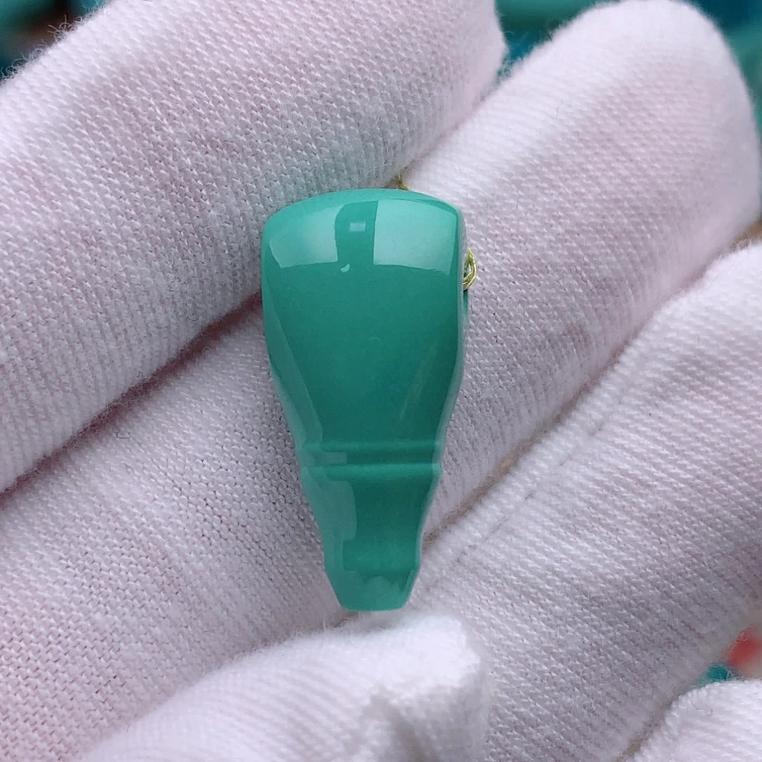 未镶嵌绿松石珠宝奇石