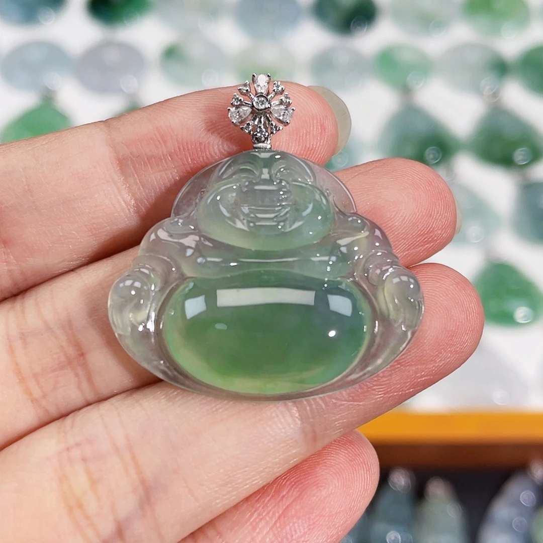 颈饰18K金镶嵌翡翠吊坠