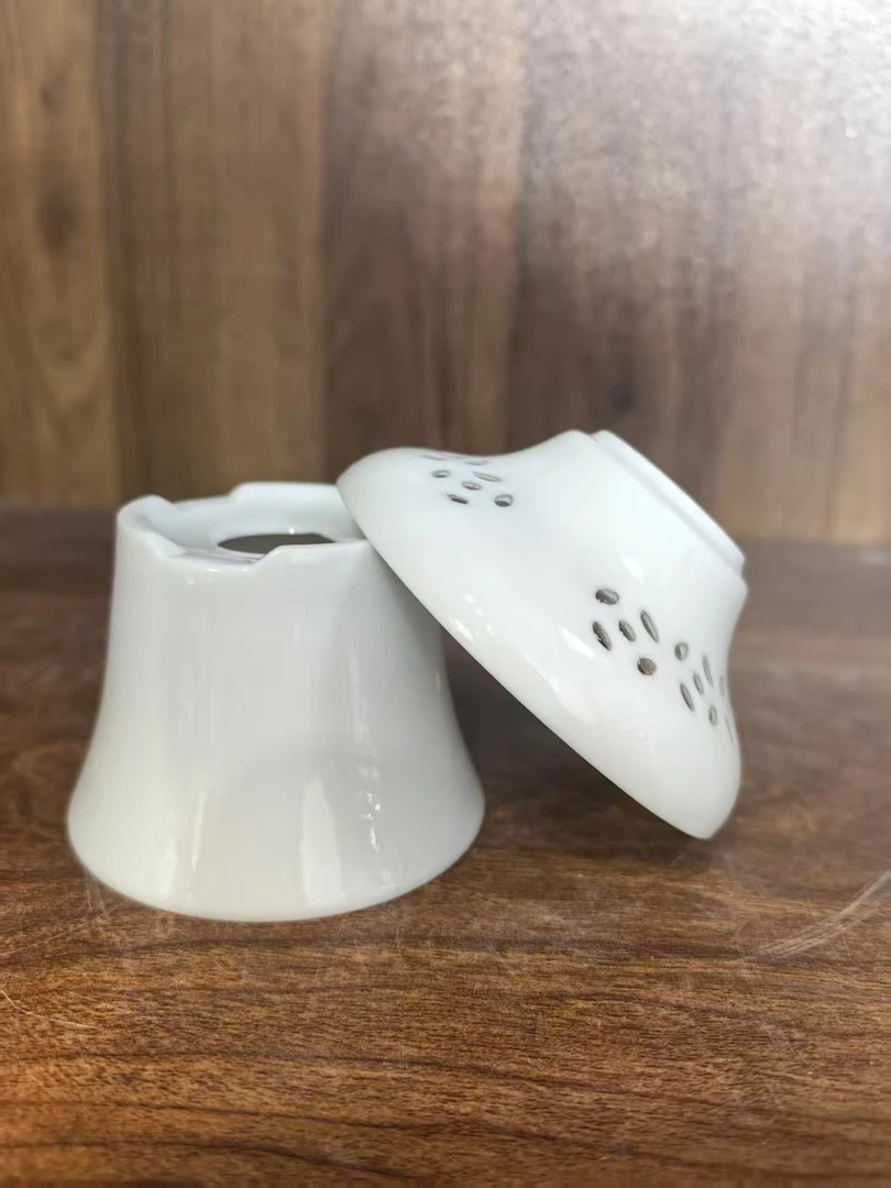 Z3景德镇制陶瓷茶漏一件