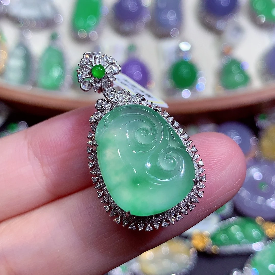 吊坠(不含链)18K金镶嵌翡翠