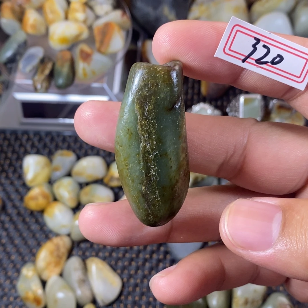 和田玉（糖玉）未镶嵌挂件