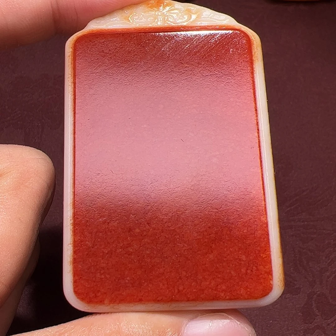 邓***志和田玉未镶嵌颈饰