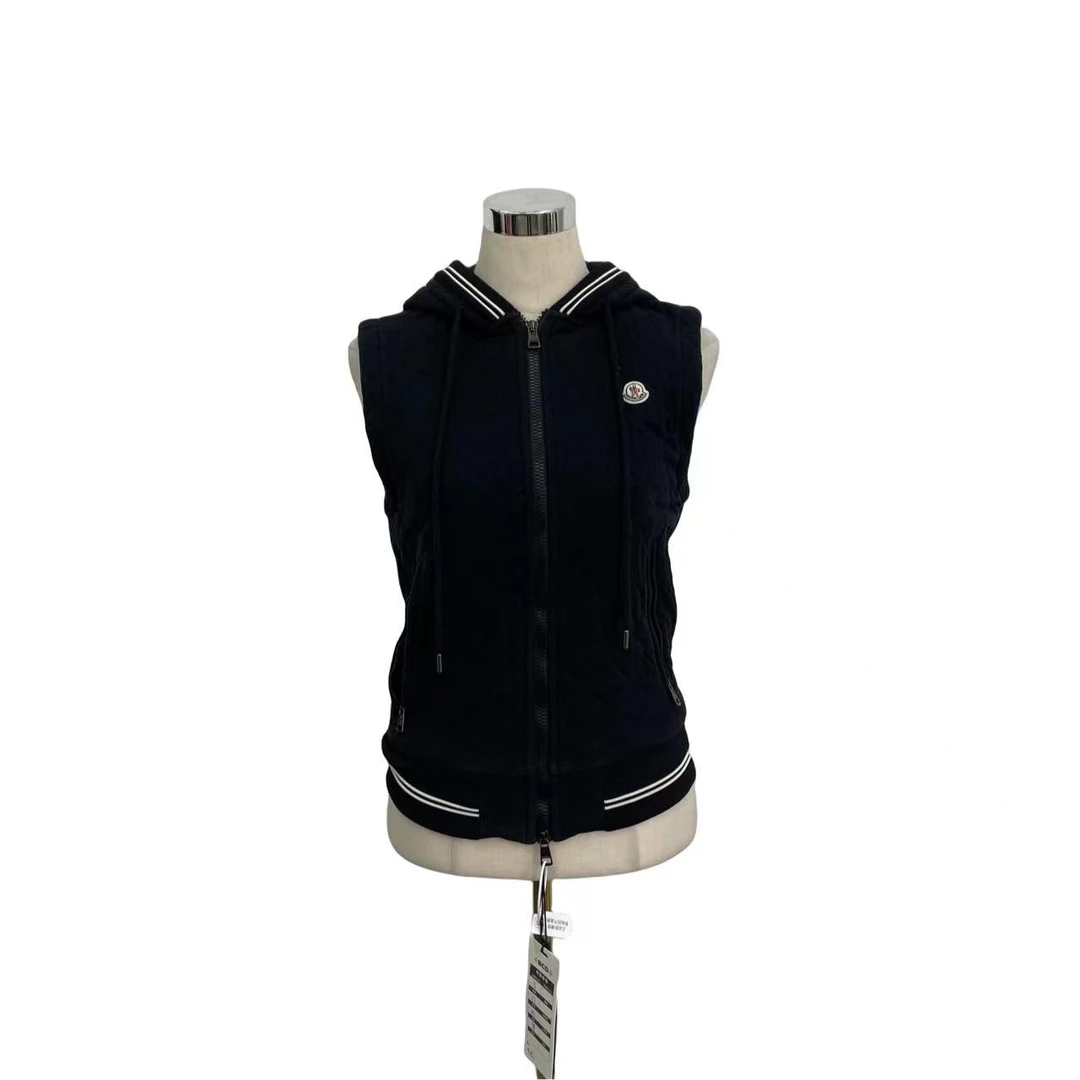 95新 MONCLER 黑色菱格连帽马甲 S码/904298