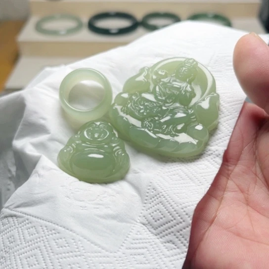 半***～和田玉未镶嵌颈饰