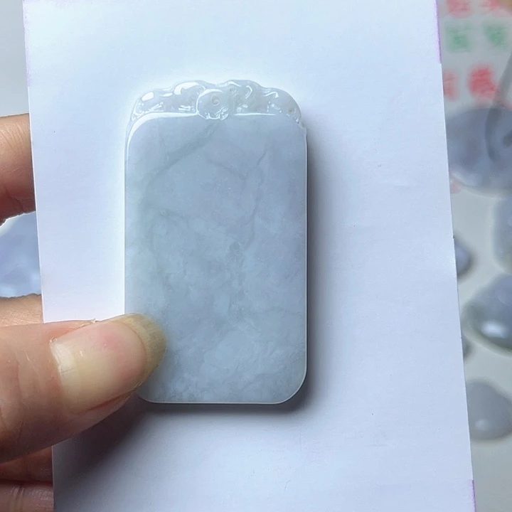 翡翠未镶嵌颈饰无事牌