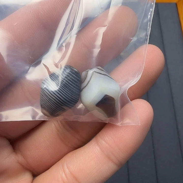 蒙***X石英质玉（非洲翠）未镶嵌缠丝