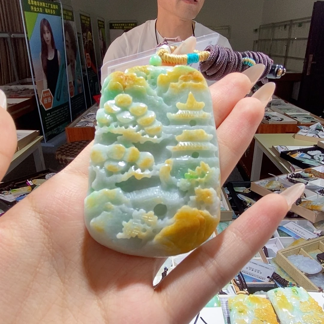 翡翠未镶嵌颈饰翡翠