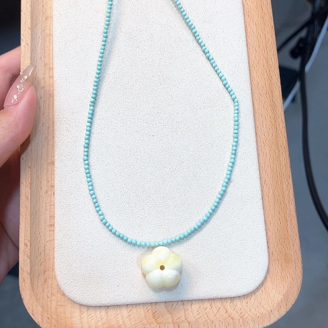 琥珀珠宝奇石未镶嵌小**青