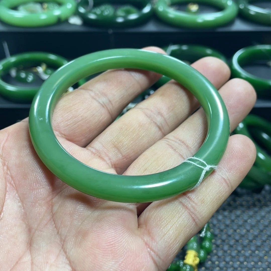 和田玉（碧玉）未镶嵌手镯