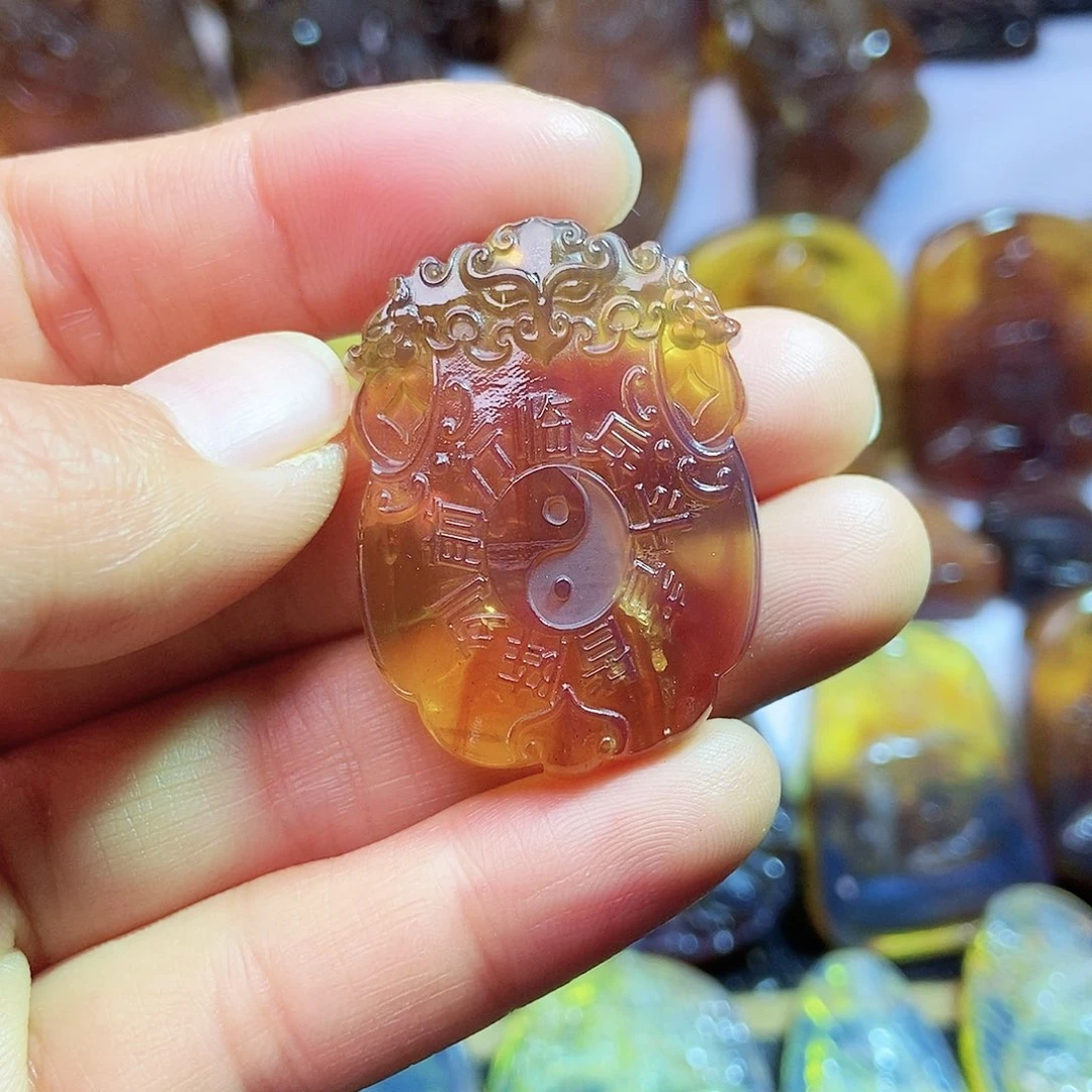 琥珀颈饰未镶嵌九字真言