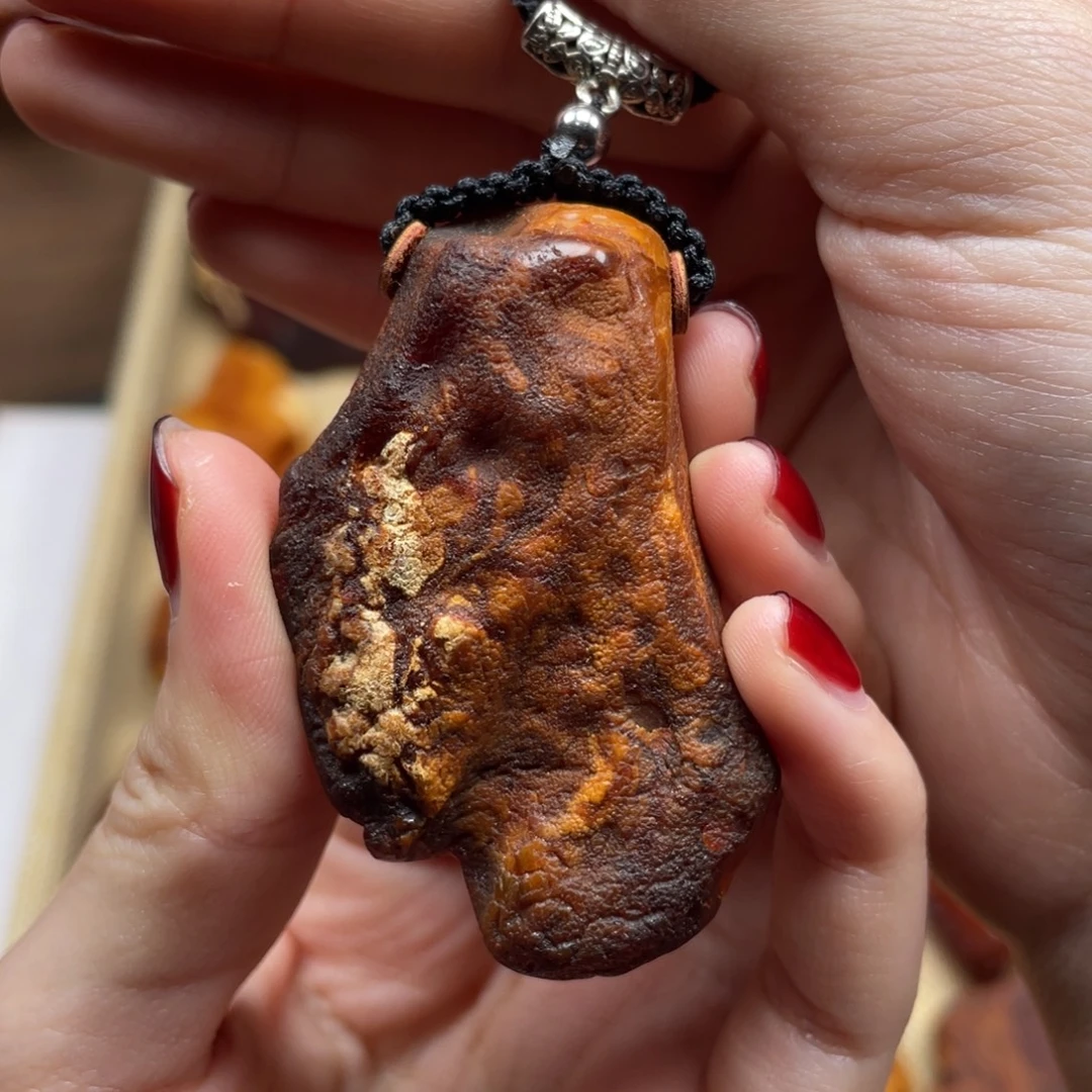 琥珀未镶嵌珠宝奇石