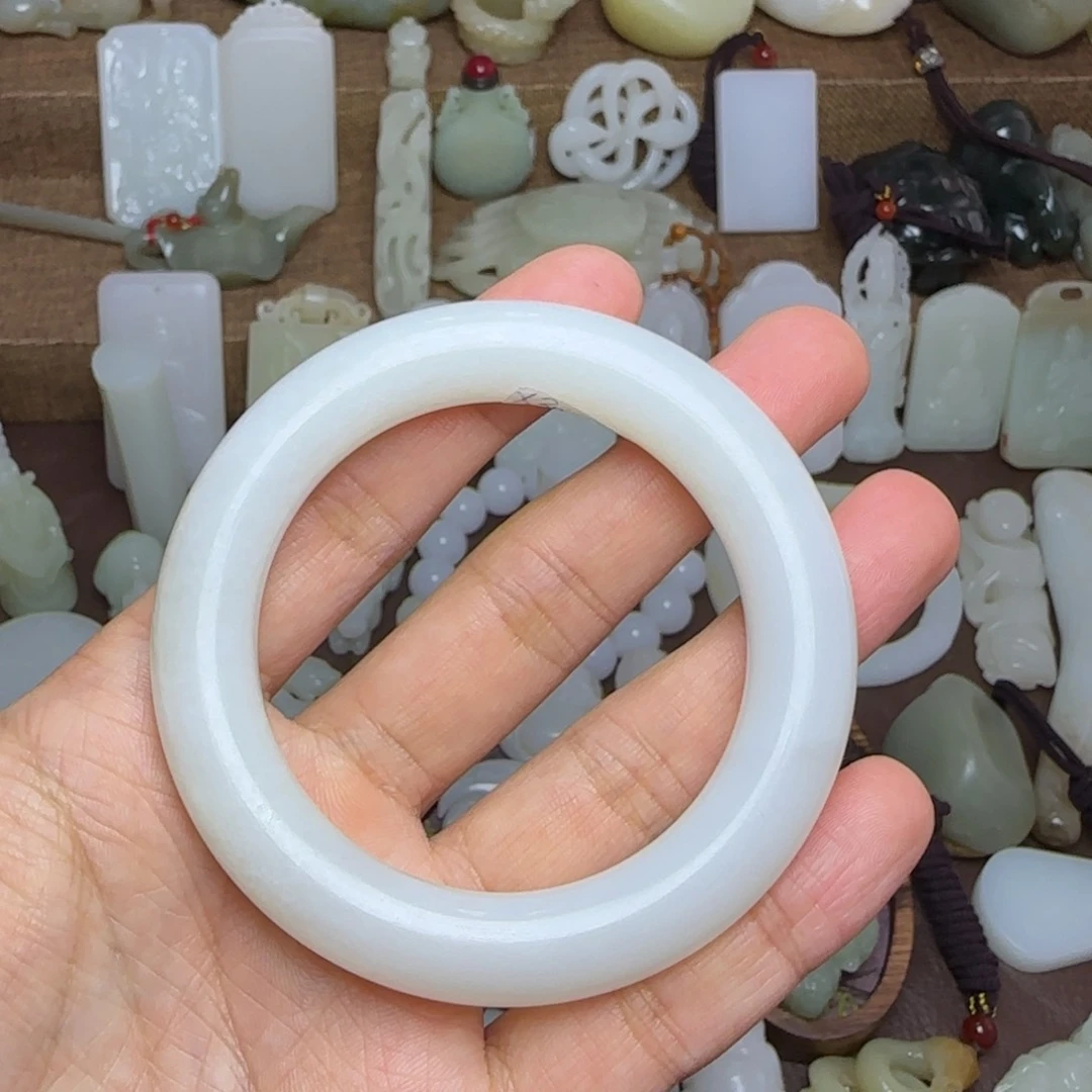 和田玉挂件未镶嵌56+