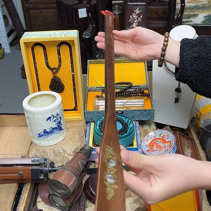 大叶紫檀（黑酸枝木类）