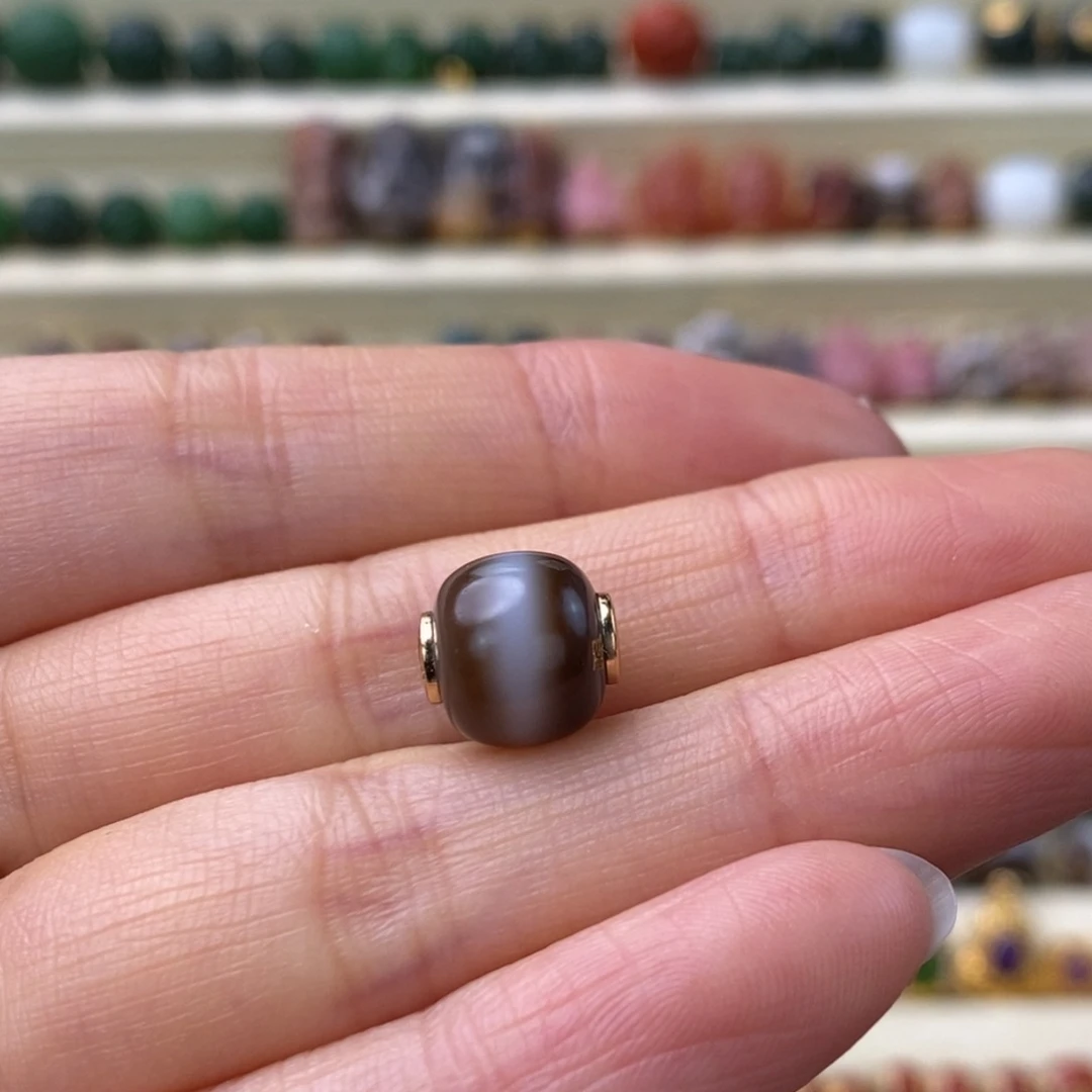 王***岩玛瑙/玉髓18K金镶嵌颈饰