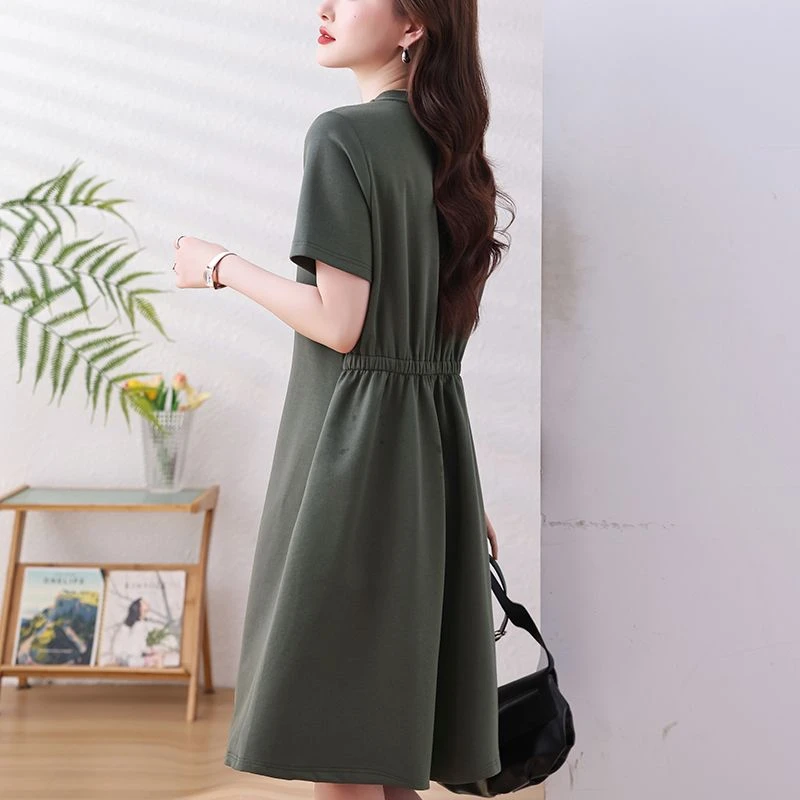 时尚大码气质连衣裙女2025夏季新款法式简约宽松型收腰显瘦a字裙