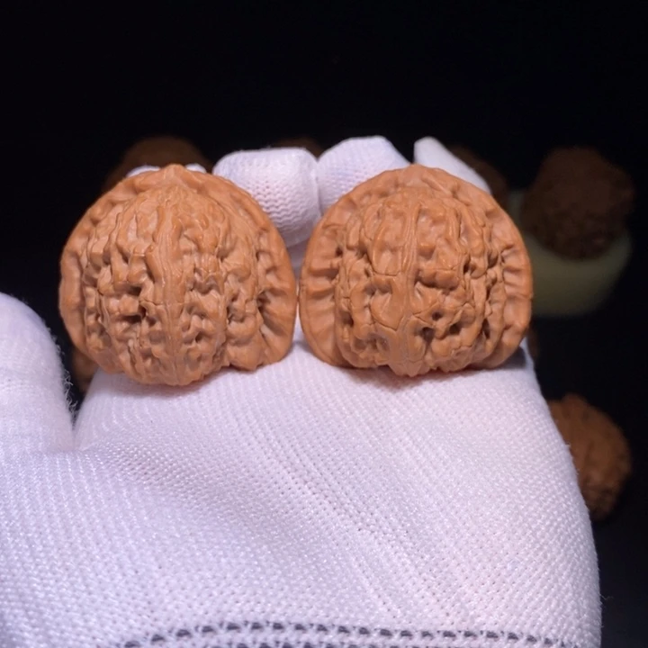 文玩核桃吊坠全品42三角白