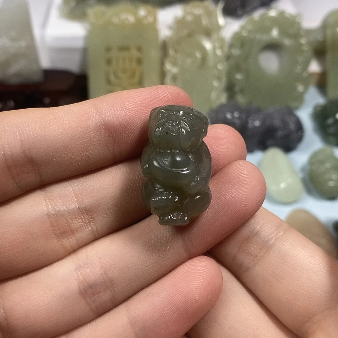 和田玉未镶嵌挂件