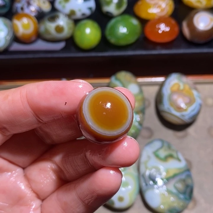 玛瑙/玉髓珠宝半成品未镶嵌卡**里