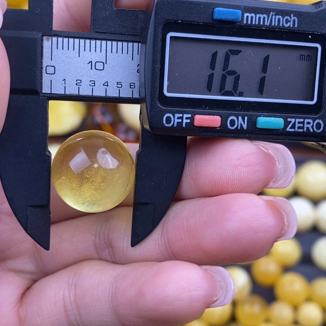 琥珀裸石未镶嵌珠子