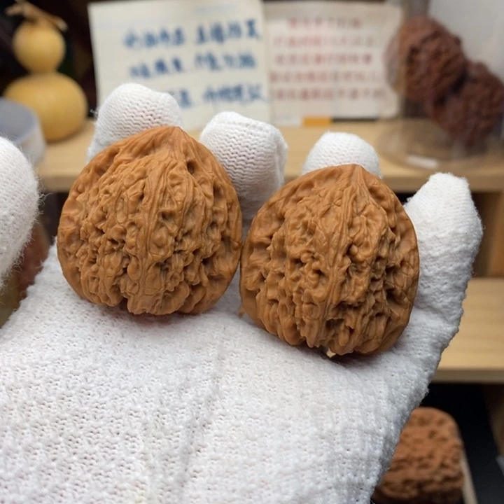 吊坠文玩核桃正三角凹底小高炮37尺0868