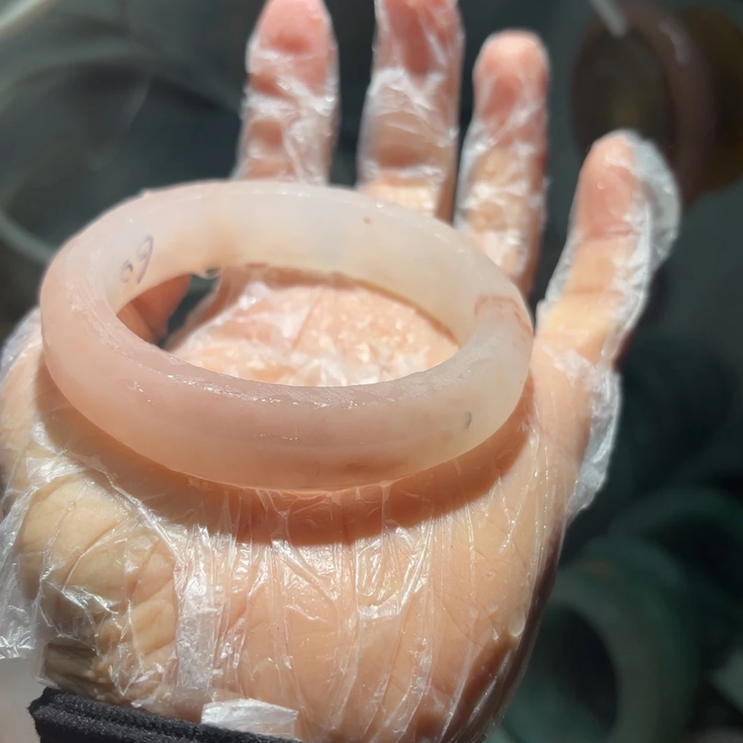 期****石英质玉未镶嵌手镯