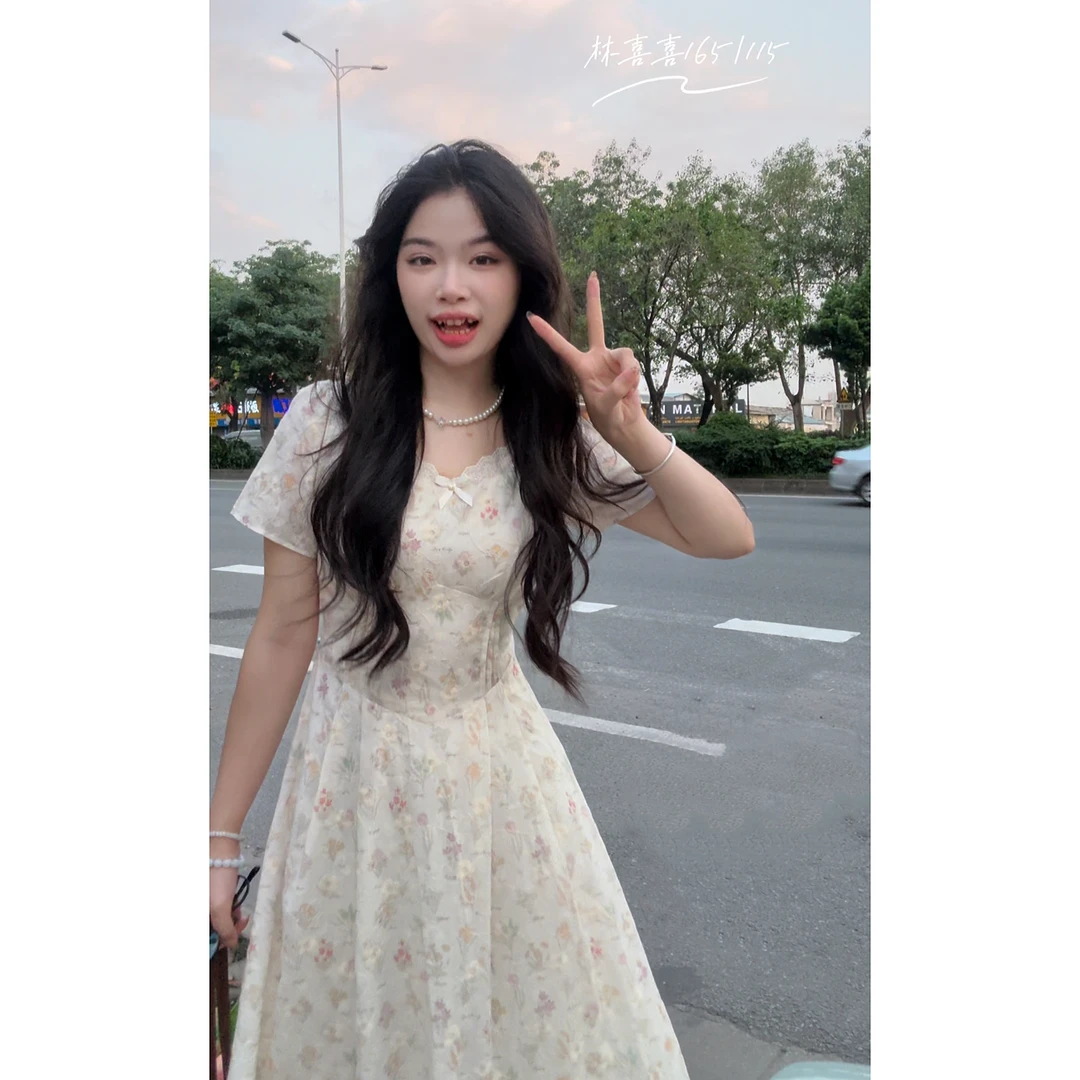 绵绵山茶-法式碎花显瘦气质复古小众设计感设计感中长款连衣裙