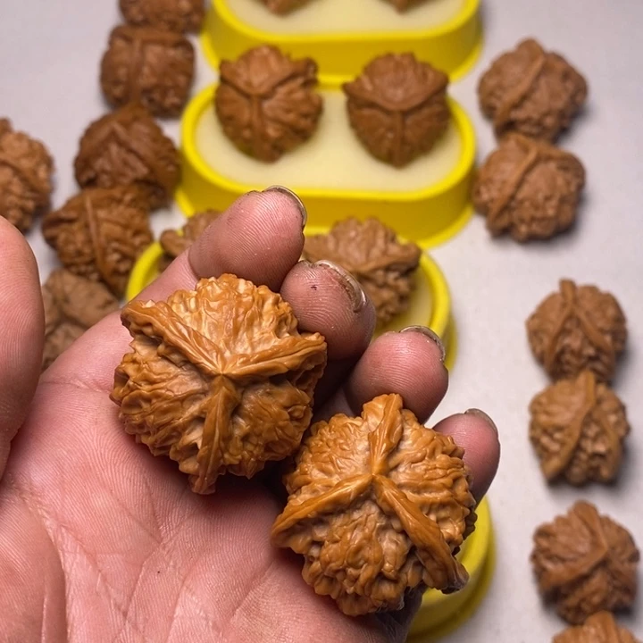 西***鱼把件文玩核桃盘山三棱