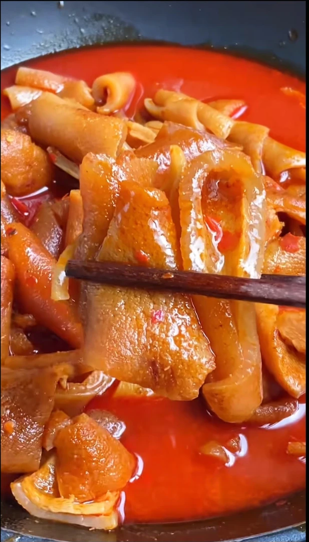 {腊猪皮}湖北恩施高山果树柴火烟熏腊猪皮